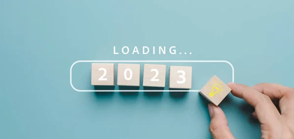 Hand Putting Wooden Cube Block Loading Progress 2022 2023 Countdown — Stock Photo, Image