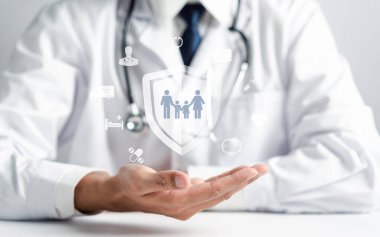 Steteskop el koruması olan üniformalı doktor aile ikonu. Sağlık sigortası ve sigorta kavramı. .