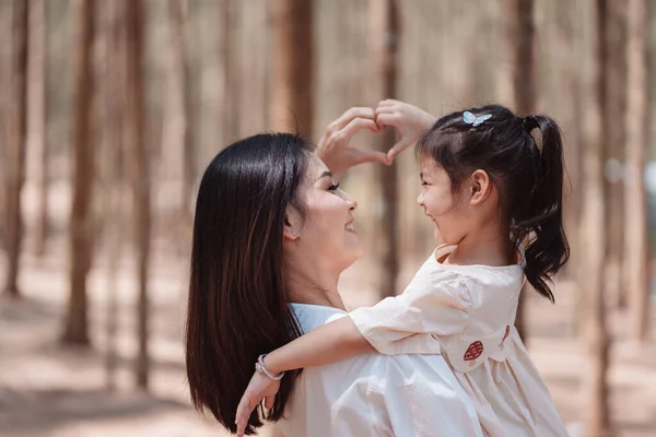 Happy Family Mother Cute Daughter Enjoying Love Emotion Together Grassy — Stock Photo, Image