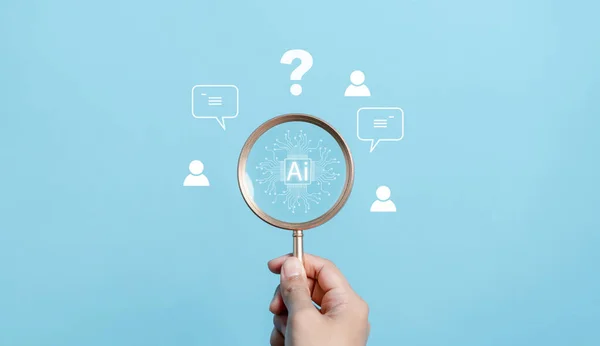 Hand Med Förstoringsglas Fokus Att Chatta Bot Intelligens Ikon Technology — Stockfoto