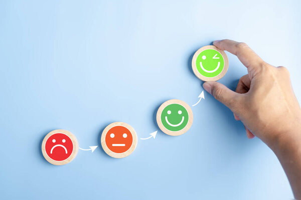 У Смайли положительная оценка психического здоровья. обновить оздоровительные эмоции, ручной отбор максимум эмоций счастья. изменить концепцию эмоций