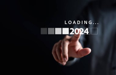 Mutlu yıllar için 2023 'ten 2024' e kadar yükleme yapılıyor..