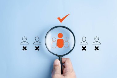 HR ya da İnsan Kaynakları 'nı işe almak. Seçici yeni kariyer toplama alanları. Çevrimiçi teknolojiyle adam topluyor. İşsizlik araştırması. İş başvurusu görüşmesi. Kariyerinizi bulun.