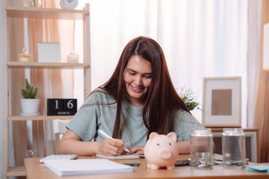 Kadın Mali İşler Tasarruf Muhasebe İşkadını Raporlama Ofisi, Profesyonel Analiz Raporları ve Ofis Masasında İş Başarı Planlama Stratejileri