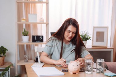 Kadın Mali İşler Tasarruf Muhasebe İşkadını Raporlama Ofisi, Profesyonel Analiz Raporları ve Ofis Masasında İş Başarı Planlama Stratejileri