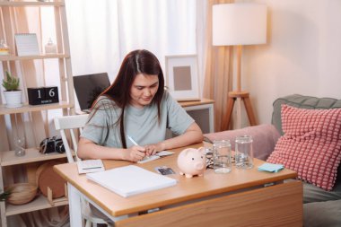 Kadın Mali İşler Tasarruf Muhasebe İşkadını Raporlama Ofisi, Profesyonel Analiz Raporları ve Ofis Masasında İş Başarı Planlama Stratejileri