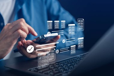 Çevrimiçi araştırma ve dijital kontrol listesi formu, form doldurma ve işaretleme kutularıyla kullanıcı etkileşimi, geri besleme sistemi, veri analizi ve üretkenlik uygulamaları.