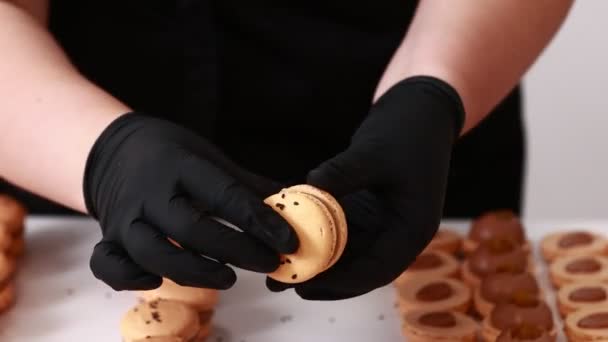 Process Making Macarons Macaroons French Dessert Chef Hands Black Gloves — ストック動画