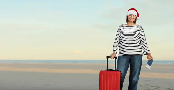 Banner Happy Adult Woman Christmas Santa Hat Red Suitcase Passport — Stock Photo, Image