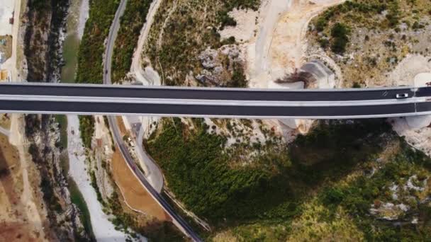 Najlepszy Widok Drona Nowego Nowoczesnego Drogiego Asfaltu Autostrady Dwa Pasa — Wideo stockowe