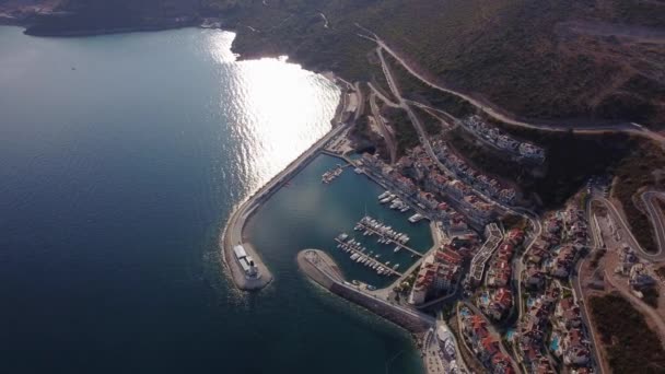 Vista Aérea Baía Lustica Mar Adriático Montenegro Vista Superior Edifícios — Vídeo de Stock