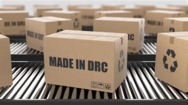 Paten taşıyıcısının üzerinde DRC metni bulunan karton kutular. Fabrika üretim hattı deposu. Üretim ihracat ya da teslimat konsepti. 3D canlandırma animasyonu. Kusursuz döngü