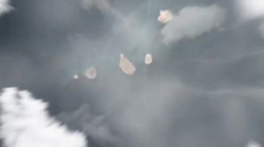Dünya uzaydan Praia 'ya, Cape Verde' ye yakınlaşacak. Arkasından bulutlar ve atmosferden uzaya zum geliyor. Uydu görüntüsü. Seyahat girişi