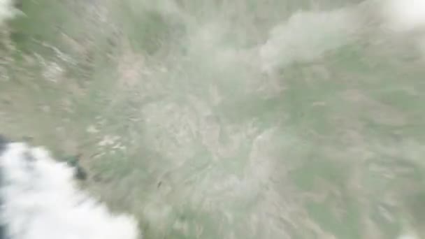 地球从太空放大到科索沃金德拉的普里什蒂纳 然后通过云层和大气变焦进入太空 卫星视图 旅行介绍 — 图库视频影像