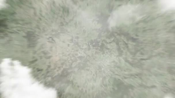 지구는 우주에서 빌뉴스 리투아니아 대성당까지 확대됩니다 구름과 대기를 공간으로 확대하여 — 비디오