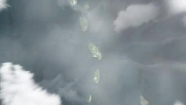 지구는 우주에서 프랑스 세인트 루이스 성당의 마르티니크로 확대됩니다 구름과 대기를 — 비디오