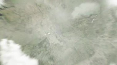 Dünya, Köln Katedrali 'nde uzaydan Koeln' e yakınlaşır. Arkasından bulutlar ve atmosferden uzaya zum geliyor. Uydu görüntüsü. Seyahat girişi