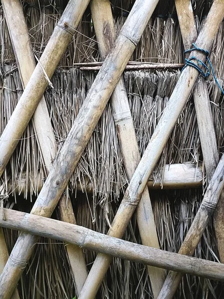 Clôture Treillis Bambou Altérée Avec Chaume Dessous Texture Abstraite Fond — Photo