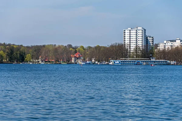Berlin Niemcy Kwietnia 2023 Jezioro Tegeler Zobacz Stacją Rzeczną Przy — Zdjęcie stockowe