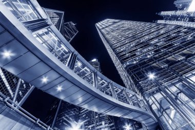Hong Kong 'un merkezinde bir gökdelen her gece