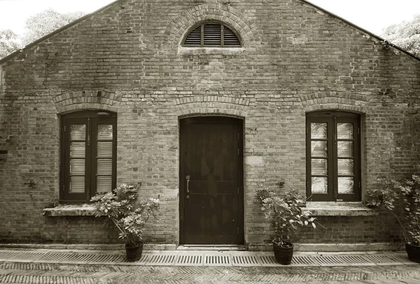 Fachada Exterior Antigua Casa Ladrillo Histórico — Foto de Stock