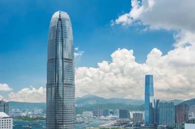 Hong Kong şehrinin merkezinin silüeti.