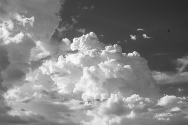 Gökyüzünde dramatik kümülonimbus bulutu. Doğal soyut arkaplan