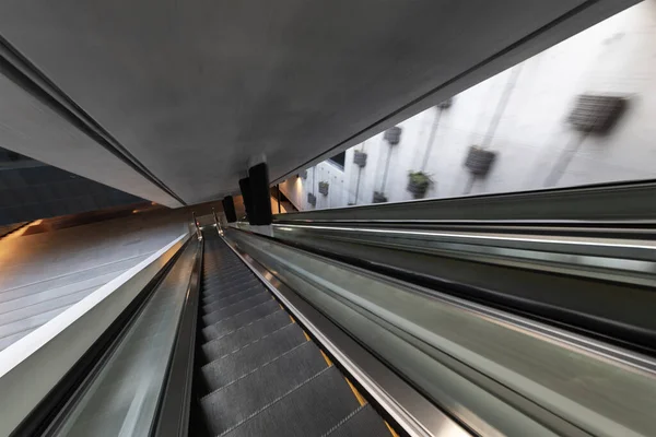 Innenansicht Der Rolltreppe Nach Unten Abstrakter Hintergrund — Stockfoto