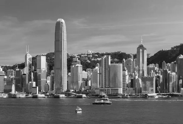 香港城市的天际线及维多利亚港 — 图库照片