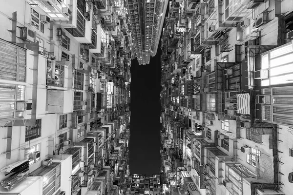 Εξωτερικό Πολυσύχναστο Κτίριο Κατοικιών Στην Πόλη Του Χονγκ Κονγκ — Φωτογραφία Αρχείου