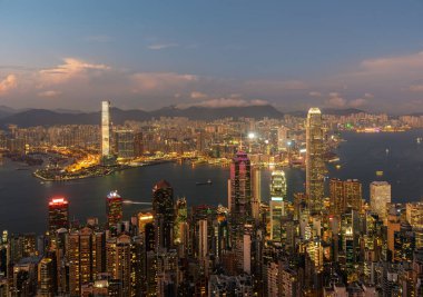 Victoria Limanı, Hong Kong şafağında.