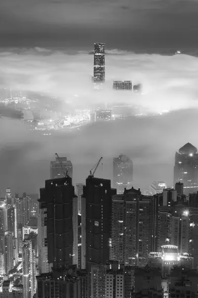 Hong Kong Şehrinin Sisli Gökyüzü Manzarası — Stok fotoğraf
