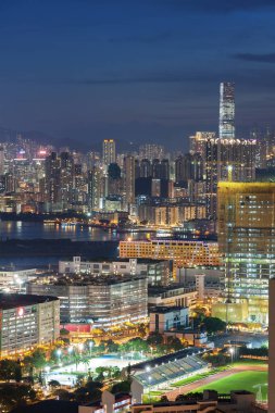 Hong Kong şehir merkezinin hava manzarası.