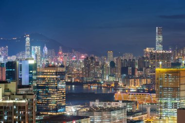 Hong Kong şehir merkezinin hava manzarası.