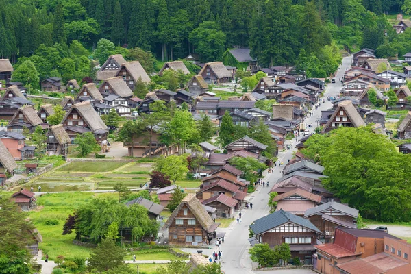 Japonya 'nın tarihi Shirakawa köyünün Idyllic manzarası
