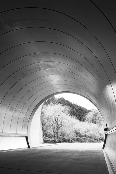 Вхід Футуристичного Тунелю — стокове фото