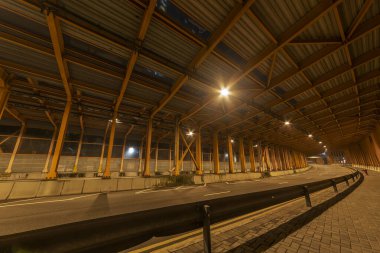 Boş tünel. Ulaşım ve trafik arkaplanı