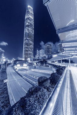 Geceleri Hong Kong şehir merkezinin Skyline 'ı.