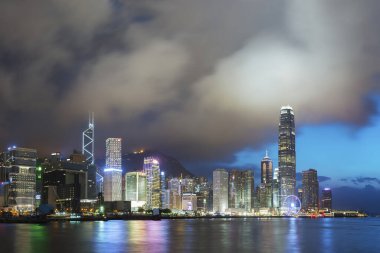 Victoria Limanı, Hong Kong Alacakaranlıkta