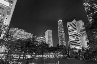 Geceleri Hong Kong şehir merkezinin Skyline 'ı.