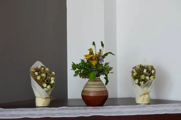 Belas Flores Vaso Mesa — Fotografia de Stock