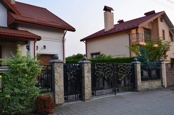 Uma Casa Com Uma Janela Rua Ucraniana — Fotografia de Stock