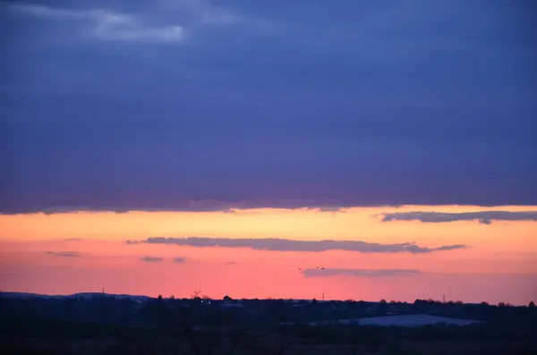 Gölün üzerinde güzel bir gün batımı