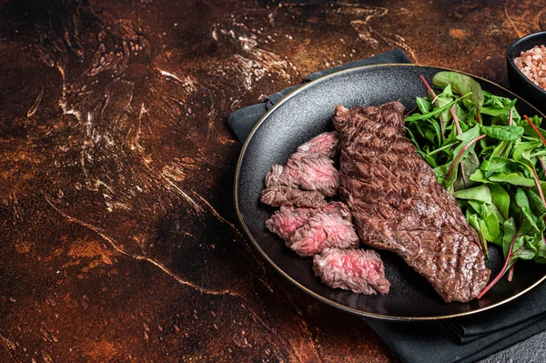Juicy Grilled Machete Skirt Beef Meat Steak Plate Salad Dark — 图库照片