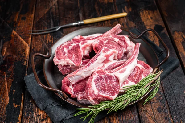 Raw Lamb Mutton Chop Steaks Fresh Meat Cutlets Butcher Table — Stok fotoğraf