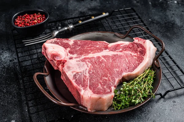 Carne Fresca Crua Carne Vaca Marmorizada Bone Bife Uma Bandeja — Fotografia de Stock