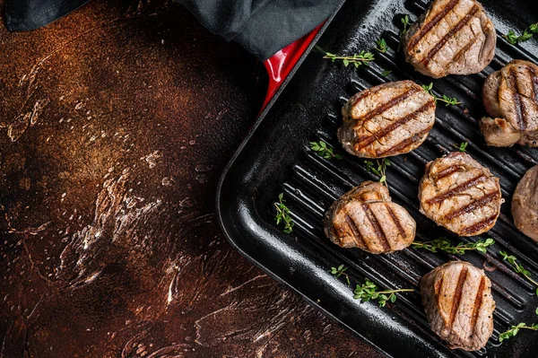Gefrituurde Varkensvlees Medaillons Steaks Van Malse Vlees Een Grill Koekenpan — Stockfoto