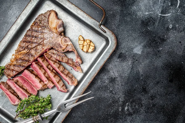 Medium Rare Gegrilde Bone Steak Florentijnse Steak Gesneden Een Stalen — Stockfoto