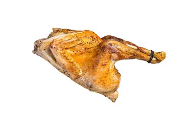 Fırınlanmış Gine Baykuşu, çelik tepside patatesli tavuk. Beyaz arkaplanda izole