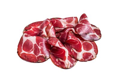 Coppa Cured jambonu mutfak masasında. Beyaz arkaplanda izole